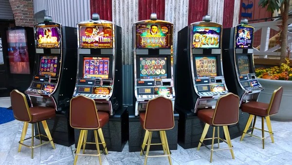 Payment method selection screen on login linetogel showing QRIS, DANA, OVO, and bank options